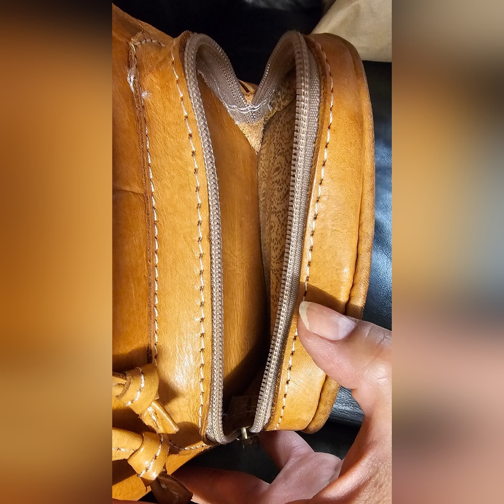 Imported From Paraguay Tooled Leather Drawstring Mini Bucket Crossbody Preloved - Picture 6 of 12